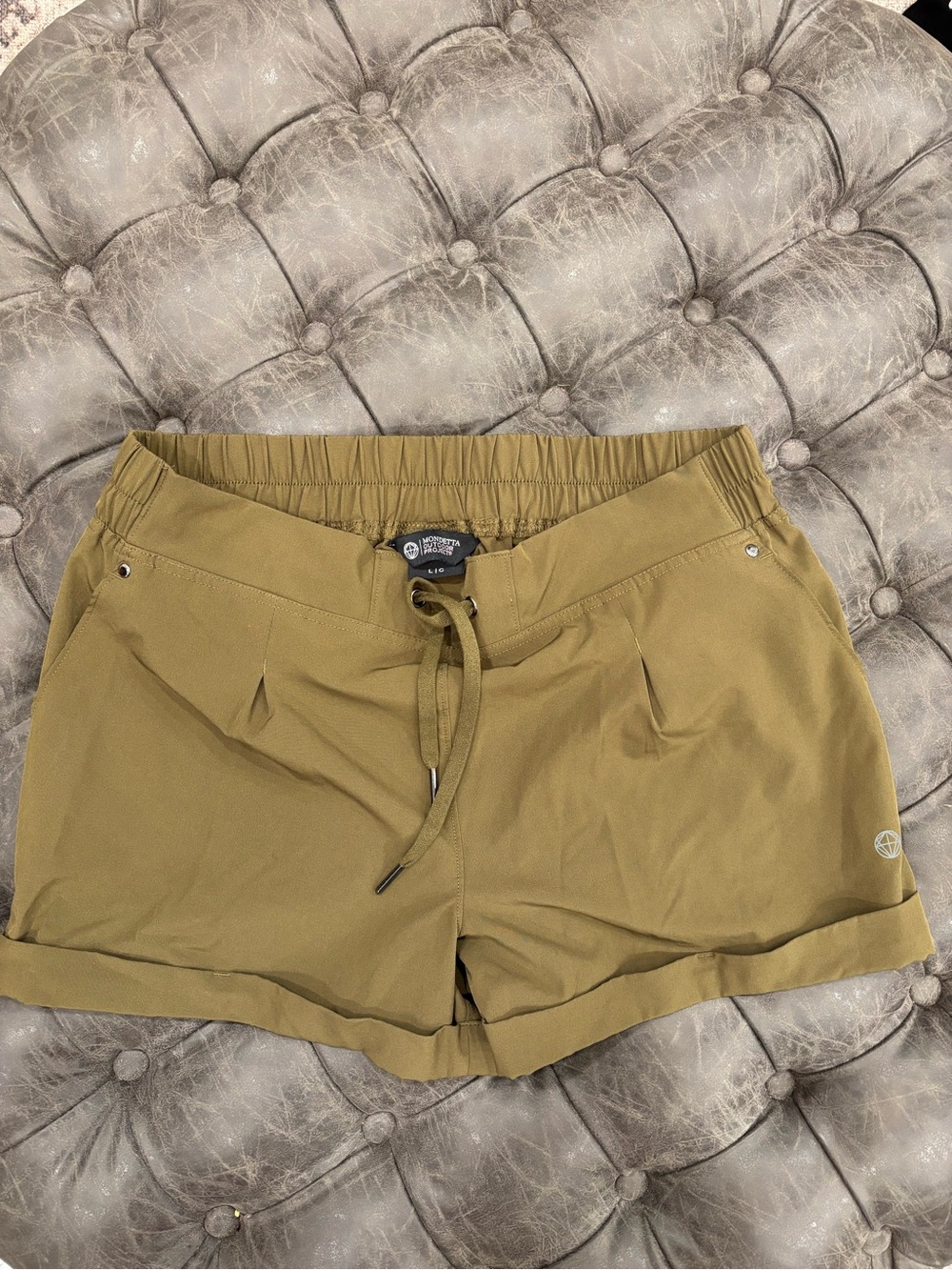 Mondetta Outdoor Olive drawstring cuffed short